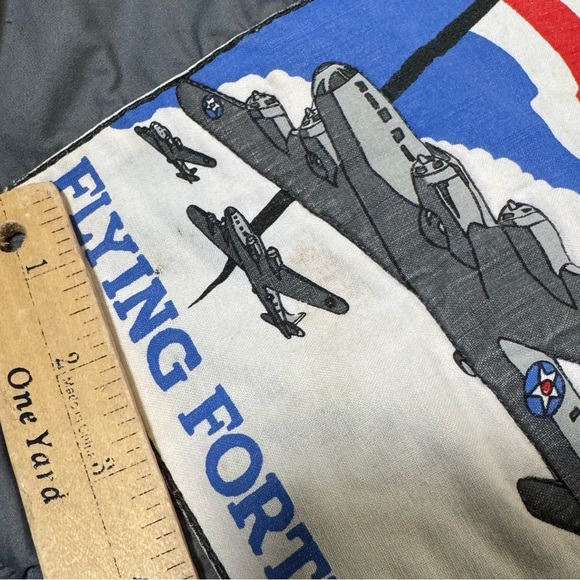 Vintage Flying Fortress Hooded Jacket – Military Plane Graphic 2T - Picture 9 of 10